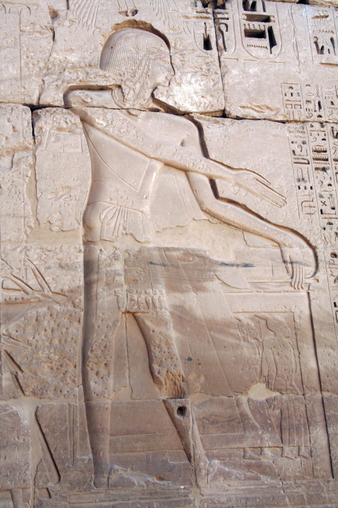 Medinet-Habu-receiving-spoil-loop-detail-Egypt