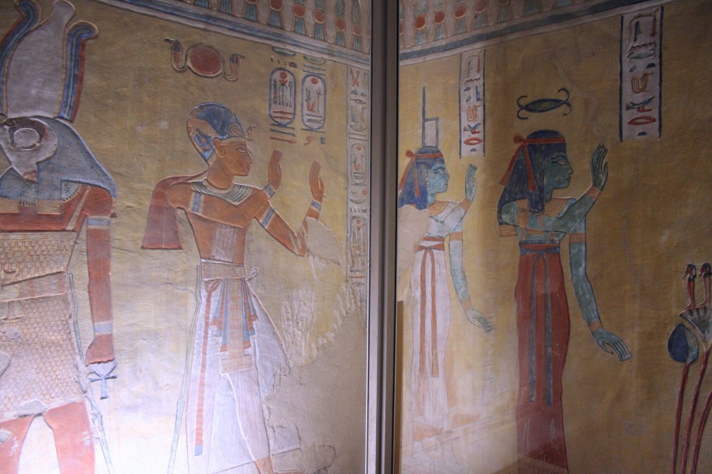 QV44-goddesses-tie-Egypt